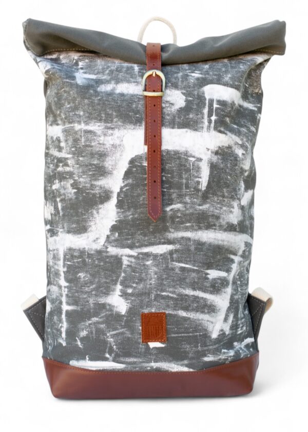 Classic - Dark Gray & White ocean